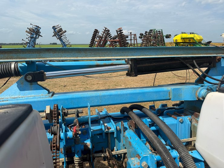 #51909-•-monosem-12-twin-row-38"-center-planter-05a116-inv#51909-image-80