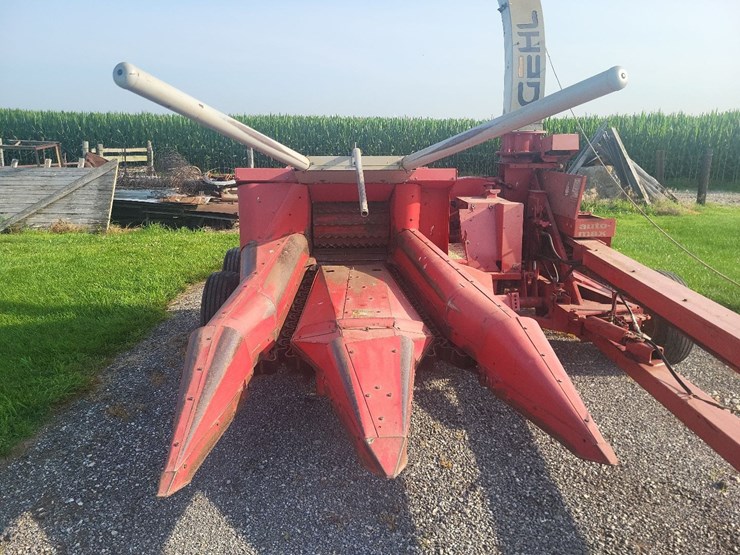 gehl-1065-tandem-axle-forage-chopper-w/2-heads---nice-image-34