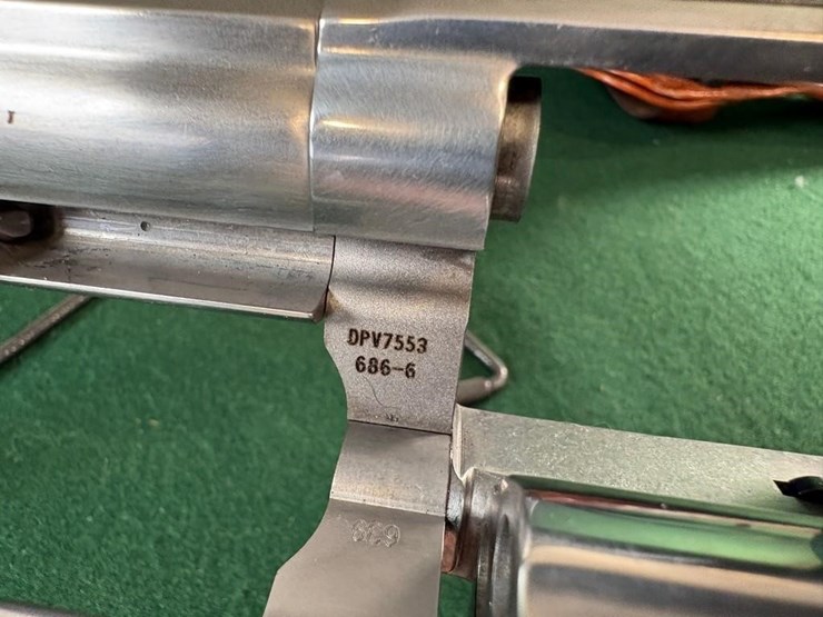 smith-&-wesson-mdl.686-6-357-mag-revolver-image-8