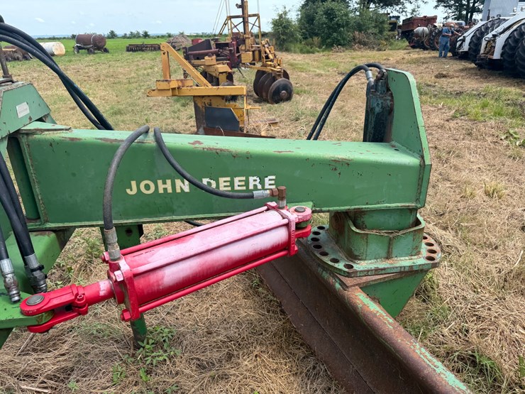 john-deere-10-image-12