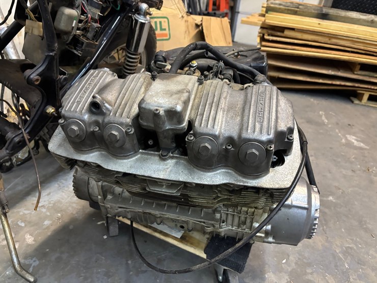 #400-•-mid-70’s-honda-cb750-for-parts/-repairs-image-8