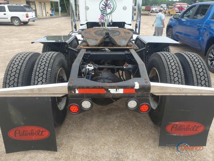 2012-peterbilt-388-image-7