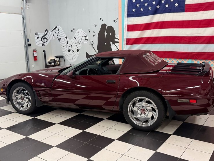 #1873-•-1993-chevrolet-corvette-image-13