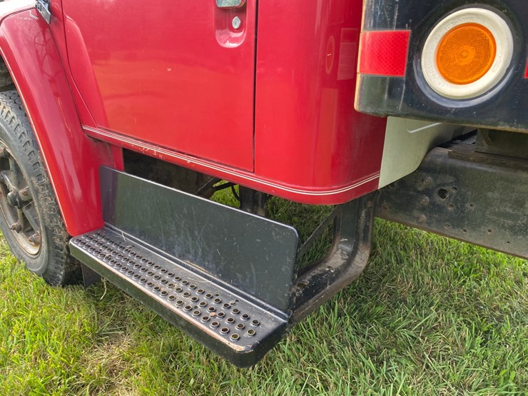 ih-1700-grain-truck-image-28
