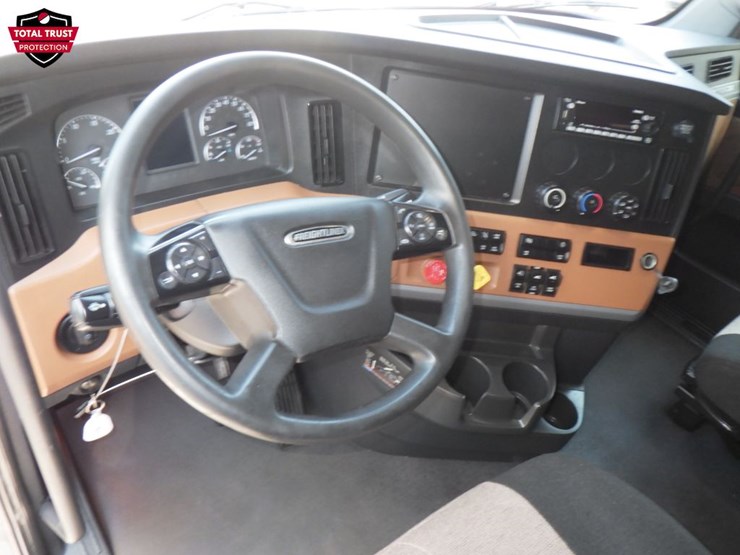 2022-freightliner-cascadia-126-image-15