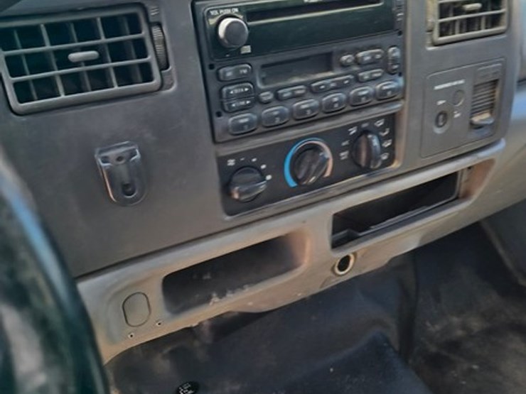 2004-ford-f350-image-27