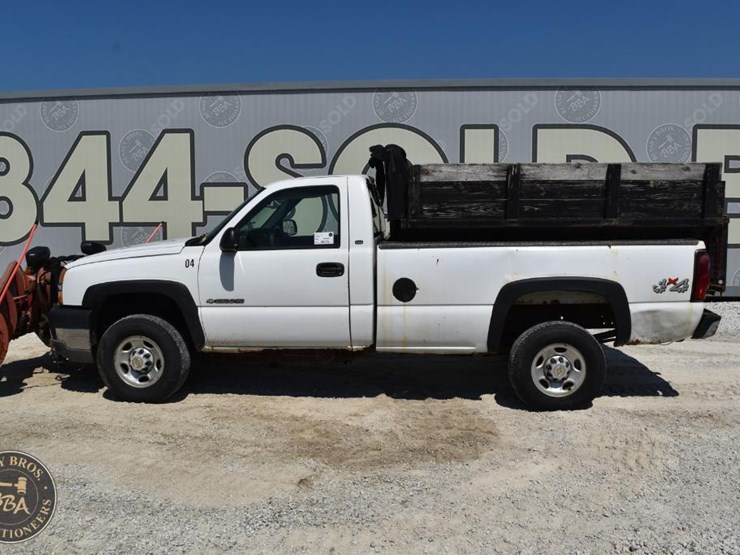 2004-chevrolet-silverado-1500-image-6