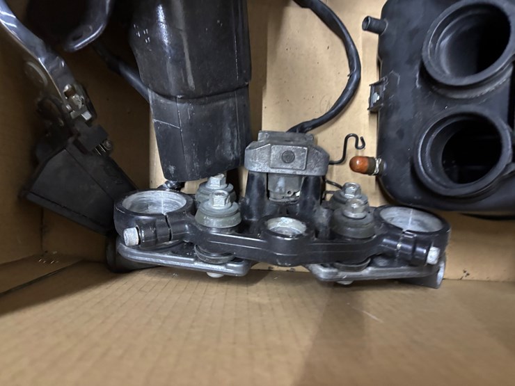 #403-•-suzuki-hayabusa-for-parts/-repairs-image-4