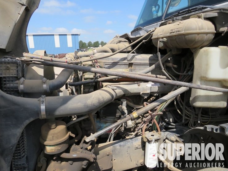 2003-freightliner-columbia-t/a-truck-tractor-w/sleeper-image-5
