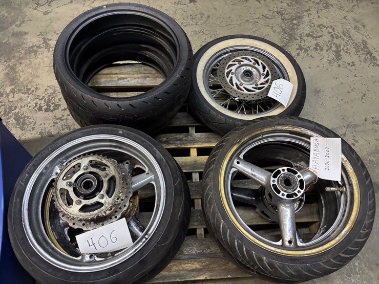#406-•-lot-of-motorcycle-wheels-image-2