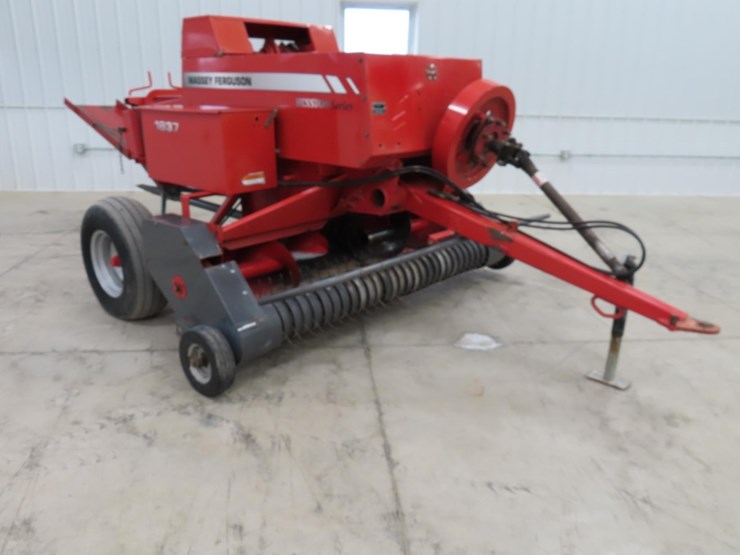 massey-ferguson-1837-image-2