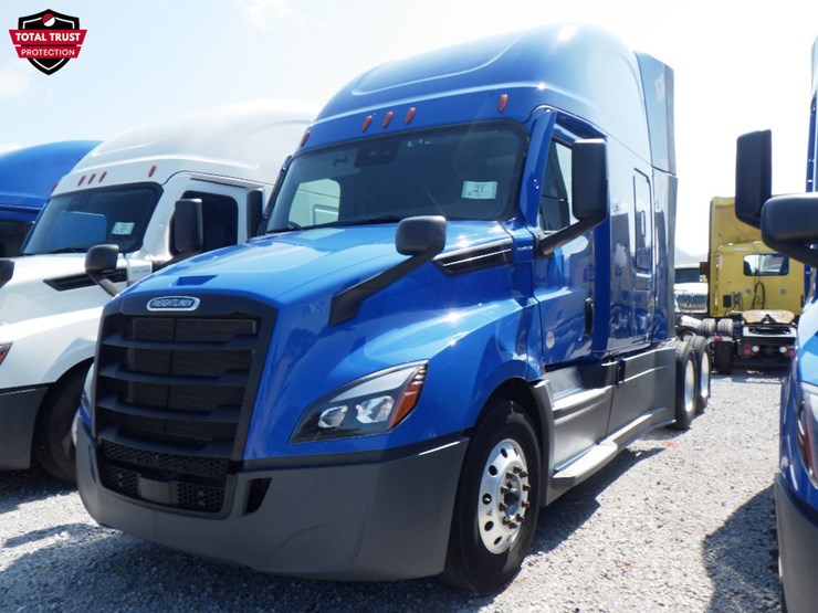 2022-freightliner-cascadia-126-image-1
