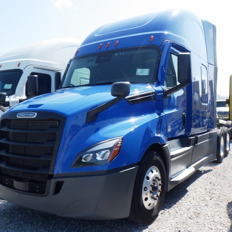 2022 FREIGHTLINER CASCADIA 126