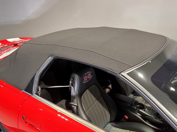 #1517-•-2002-chevrolet-camaro-ss-image-26