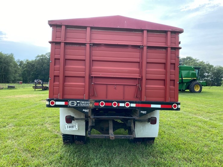 ih-1700-grain-truck-image-5