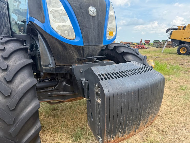 2015-new-holland-t8.350-image-32