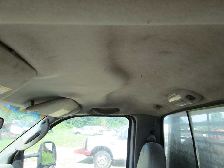 2004-ford-f350-image-12
