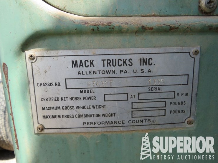 mack-r-700-t/a-winch-tractor-image-9