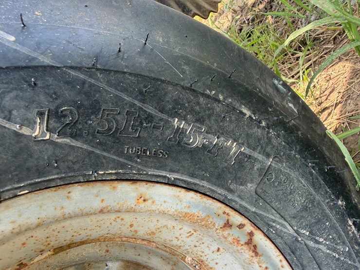 case-ih-330-image-5