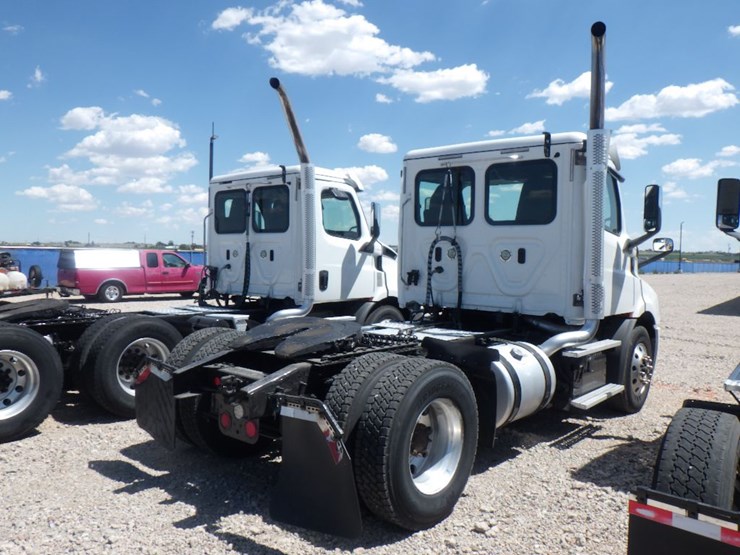 2018-freightliner-cascadia-116-image-4