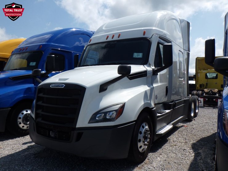 2022-freightliner-cascadia-126-image-1