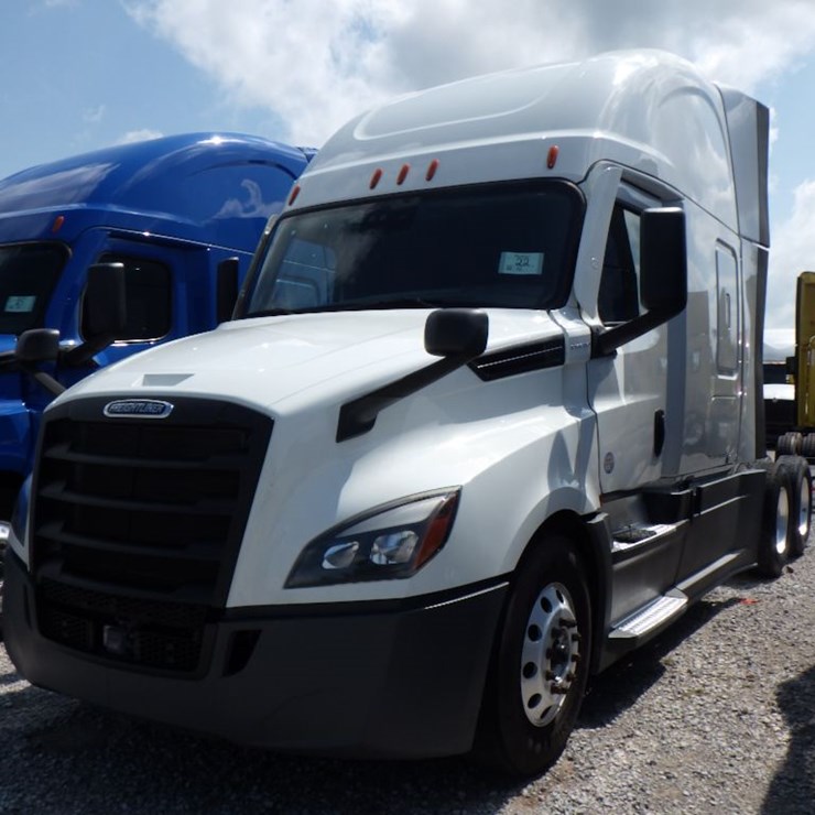 2022 FREIGHTLINER CASCADIA 126