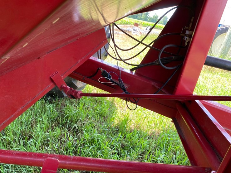 brent-678-grain-cart-image-17