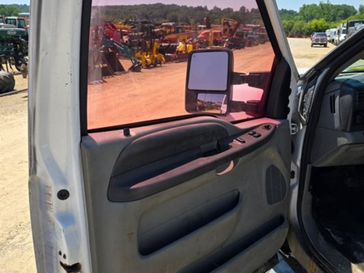 2004-ford-f350-image-23