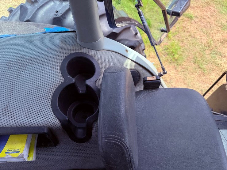 2015-new-holland-t8.350-image-73