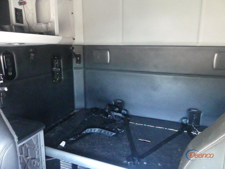 2022-kenworth-t680-image-17