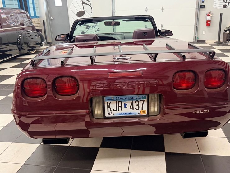 #1873-•-1993-chevrolet-corvette-image-23