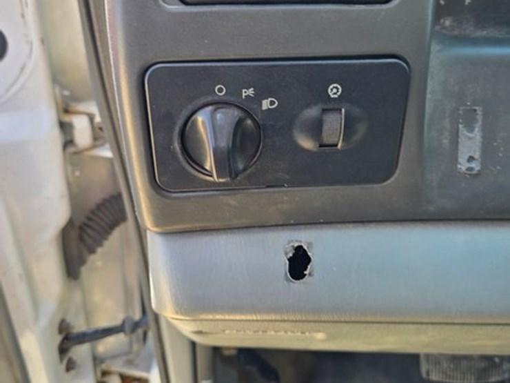2004-ford-f350-image-29