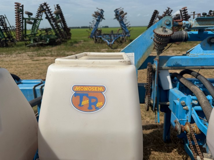 #51909-•-monosem-12-twin-row-38"-center-planter-05a116-inv#51909-image-90