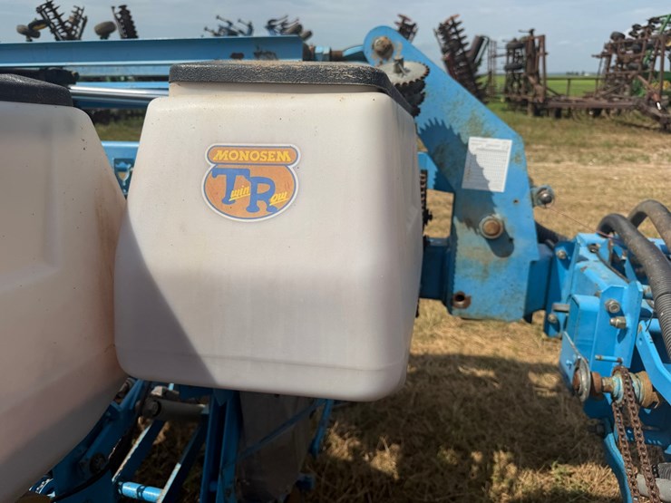 #51909-•-monosem-12-twin-row-38"-center-planter-05a116-inv#51909-image-43