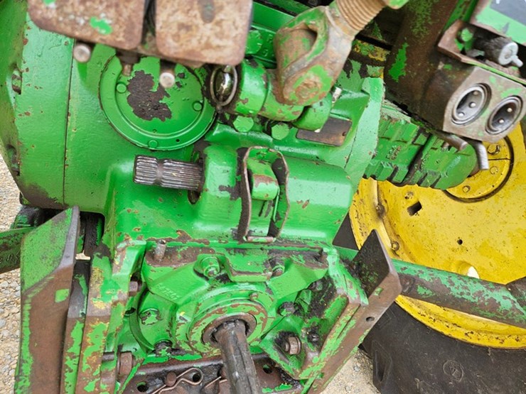 john-deere-4320-image-16