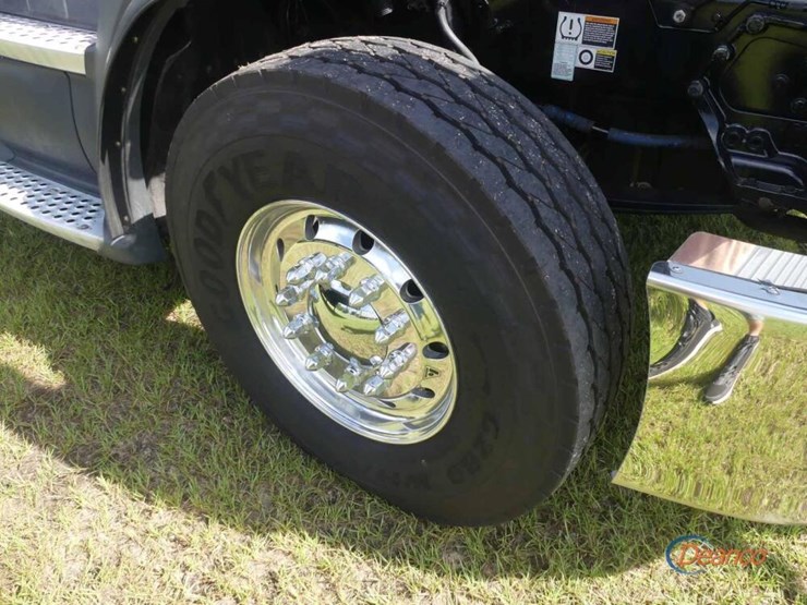 2017-kenworth-t680-image-14