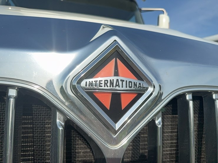 2016-international-prostar-semi-image-11