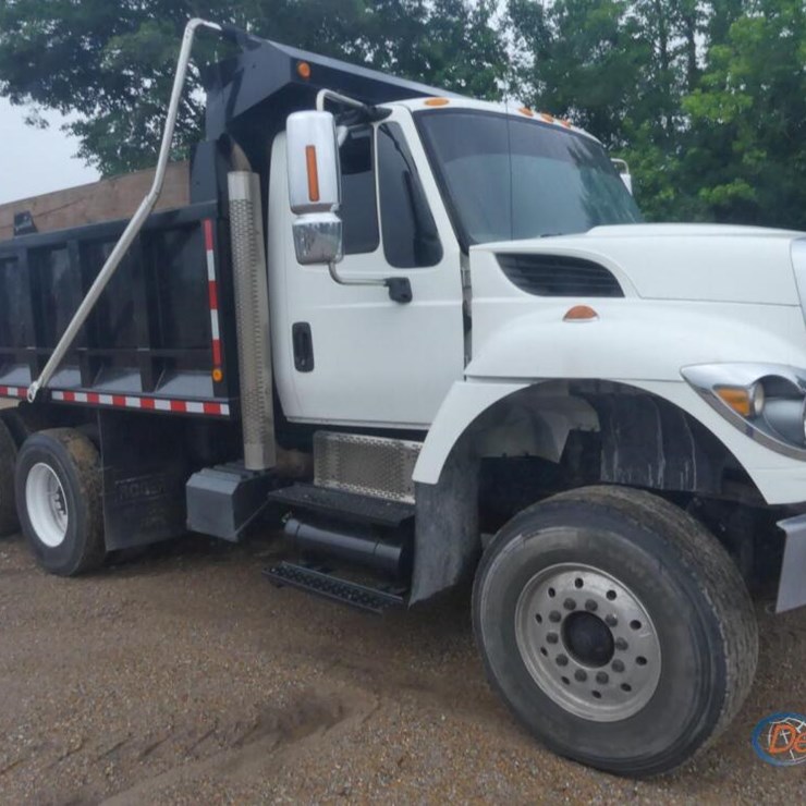 2015 INTERNATIONAL 7400
