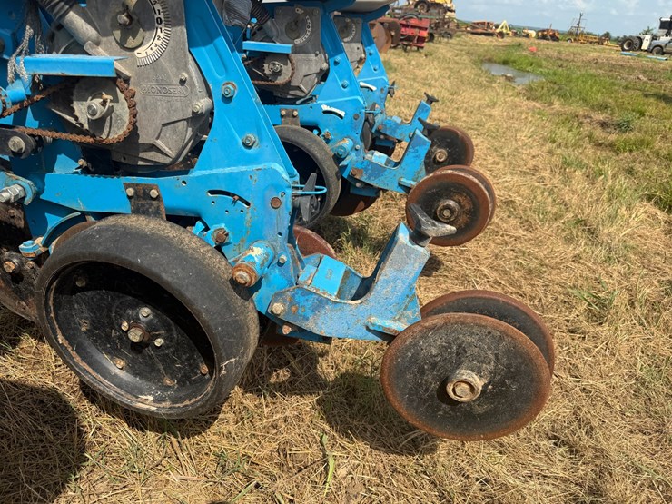 #51909-•-monosem-12-twin-row-38"-center-planter-05a116-inv#51909-image-41