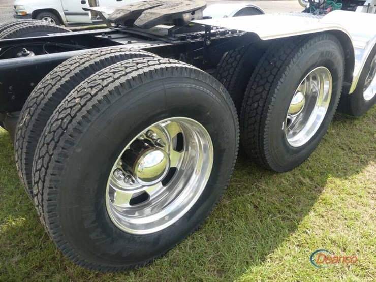 2015-kenworth-t800-image-9