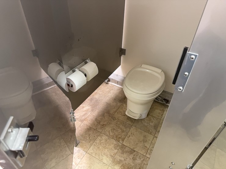 1992-pace-restroom-trailer-image-25