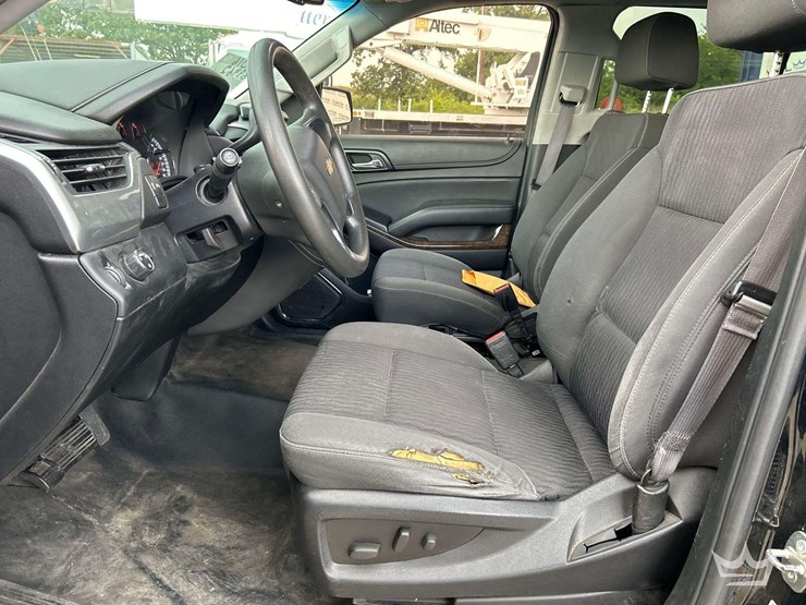 2016-chevrolet-tahoe-image-12