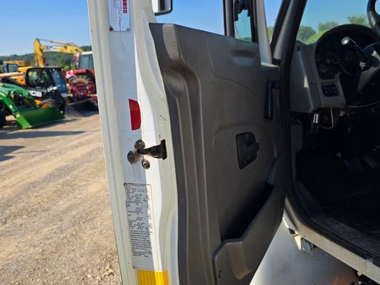 2008-international-durastar-4300-image-24