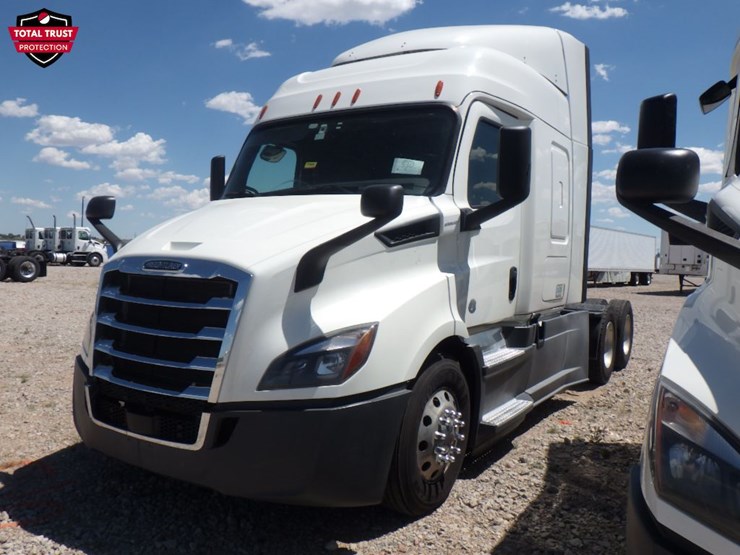 2020-freightliner-cascadia-116-image-1