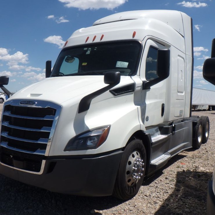 2020 FREIGHTLINER CASCADIA 116