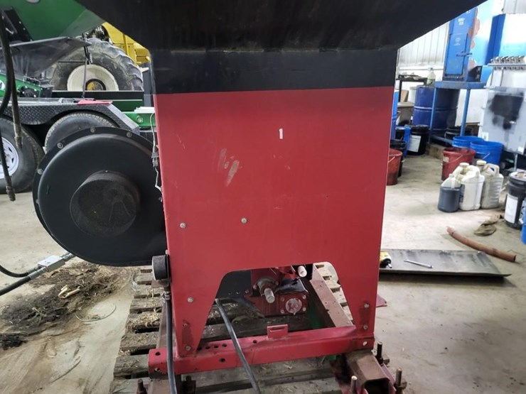 gandy-6290-68-orbital-air-seeder-image-19