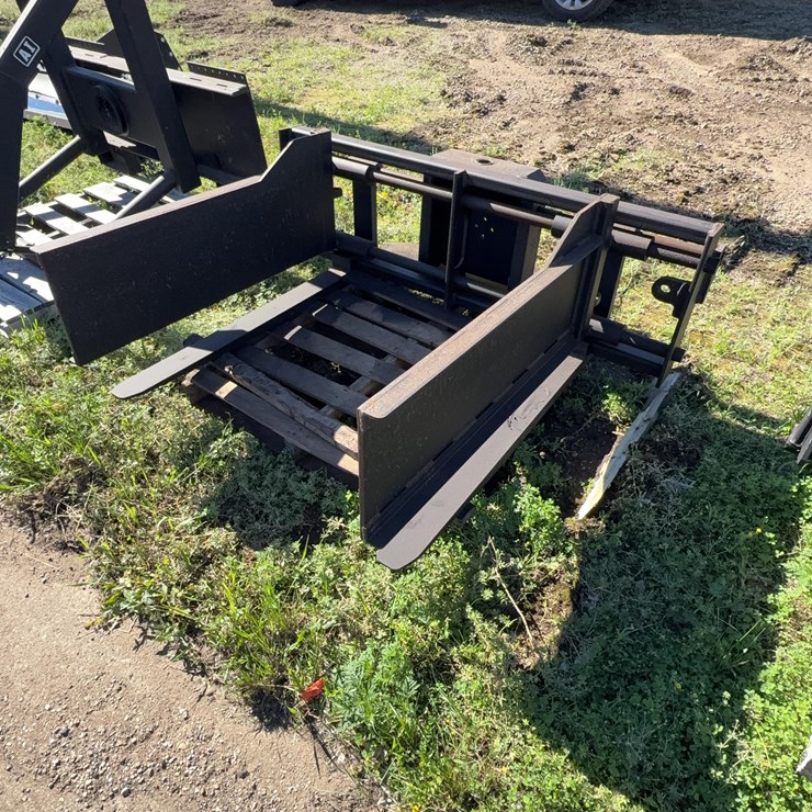 Square Bale Clamp