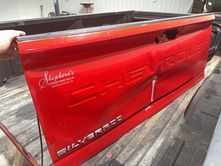 2022-chevy-2500-pickup-bed-image-12