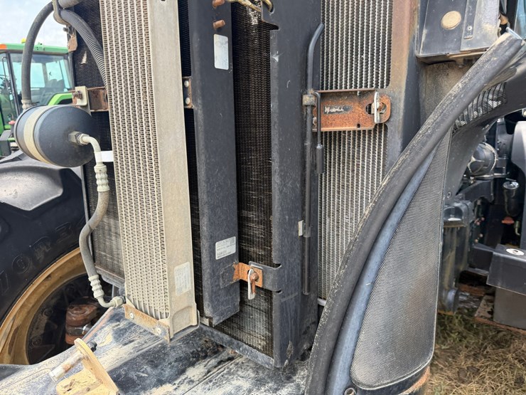 2015-new-holland-t8.350-image-49