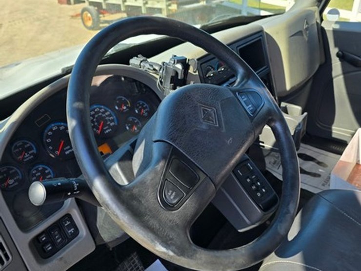 2011-international-durastar-4300-image-26